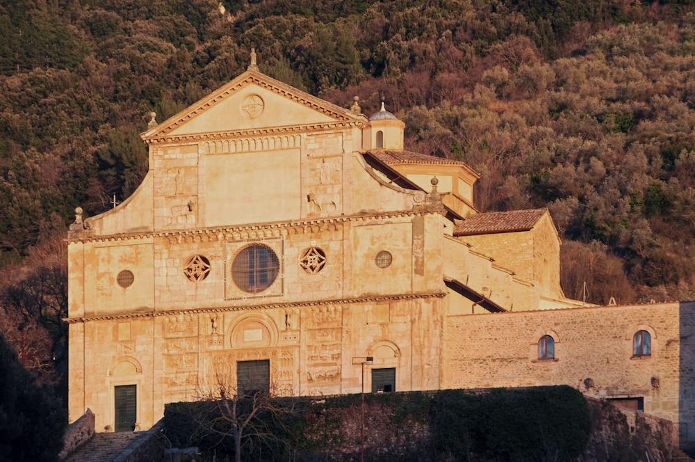 Hotel Athena Spoleto Exterior foto